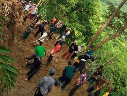 Pemerintah Desa Sinarjaya Gelar Gotong Royong Peringati Hari Lingkungan Hidup