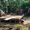 Warga Kampung Cibarengkok Gotong Royong Bangun Rumah Tidak Layak Huni Milik Ibu Karsih