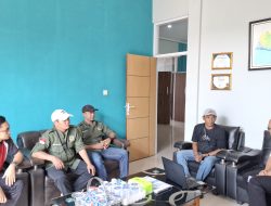 Silaturahmi Pengurus Bank Sampah Berkah Motekar dan TPS 3R ke Kantor Kecamatan Cibalong Mendapat Dukungan Penuh